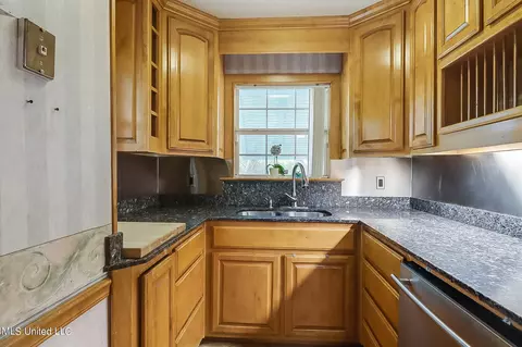Kitchen - 8176 E Cypress Dr, Perkinston, MS 39573 photo 3 of 4