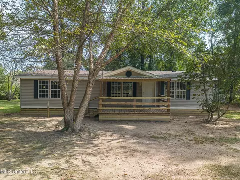 1 Grace Rd, Wiggins, MS 39577