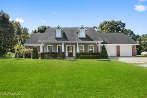 266 Griffin Ln, Lucedale, MS 39452