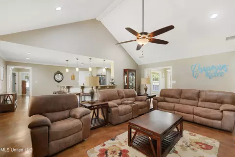 266 Griffin Ln, Lucedale, MS 39452 photo 6