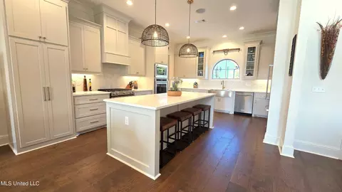 Kitchen - 404 Calvary Xing, Brandon, MS 39047 photo 1 of 6