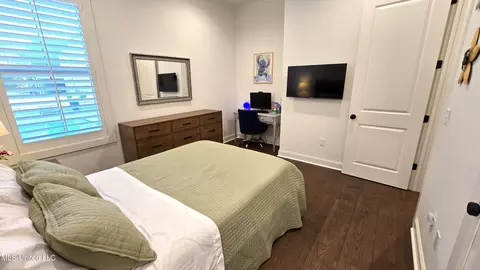 Bedroom - 404 Calvary Xing, Brandon, MS 39047 photo 3 of 5
