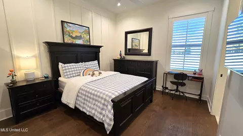 Bedroom - 404 Calvary Xing, Brandon, MS 39047 photo 4 of 5