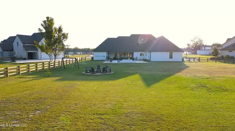 Exterior - 404 Calvary Xing, Brandon, MS 39047 photo 10 of 10