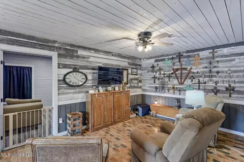 Living - 46 Craig Rd, Lena, MS 39094 photo 1 of 1