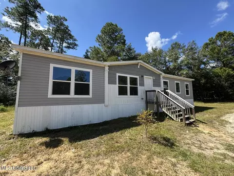 7148 Hudson Dr, Long Beach, MS 39560