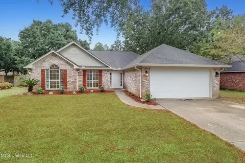 8417 Clamshell Ave, Ocean Springs, MS 39564