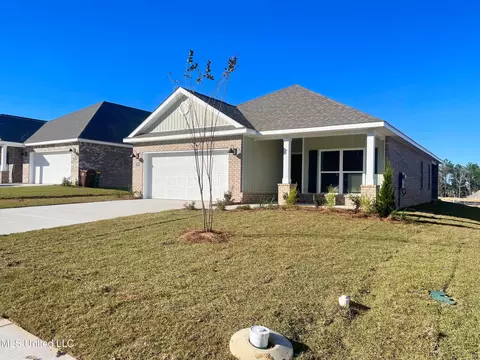 17896 Kelso Dr, D'iberville, MS 39540