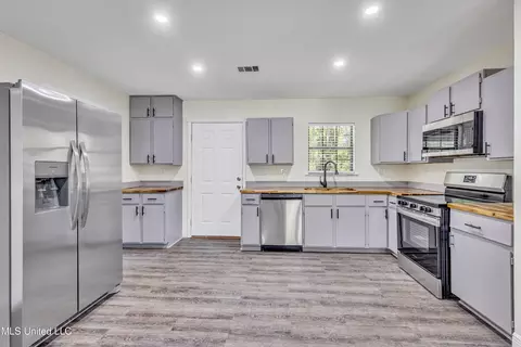 15315 Wolf Ridge Rd, Moss Point, MS 39562 photo 8