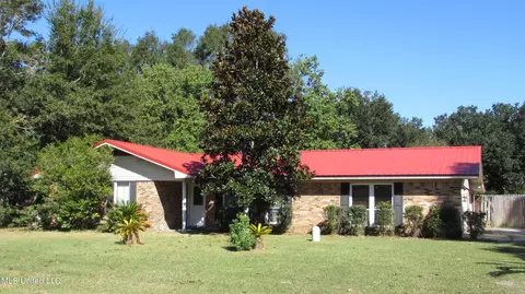 34 Easy St, Gulfport, MS 39503