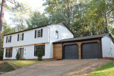 Exterior - 2247 Bellingrath Rd, Jackson, MS 39211 photo 2 of 5