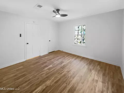 Bedroom - 2247 Bellingrath Rd, Jackson, MS 39211 photo 2 of 2