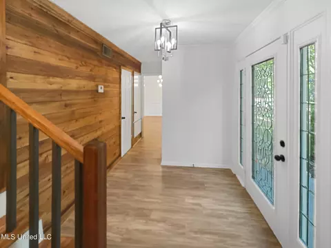 Entry Way - 2247 Bellingrath Rd, Jackson, MS 39211 photo 1 of 2