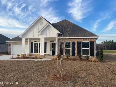 17036 River Hills Dr, Gulfport, MS 39503