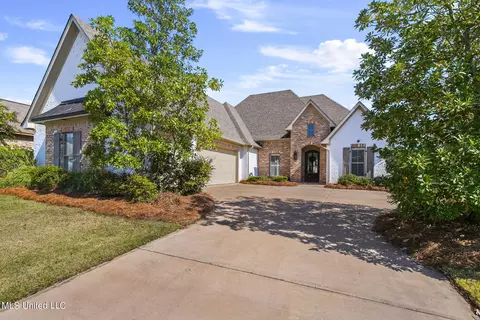 Exterior - 804 Onyx Pl, Flowood, MS 39232 photo 2 of 12