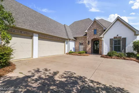 Exterior - 804 Onyx Pl, Flowood, MS 39232 photo 3 of 12