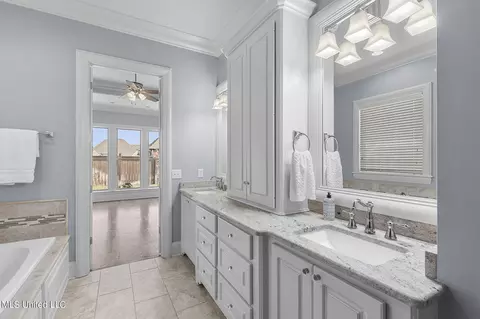 Bath - 804 Onyx Pl, Flowood, MS 39232 photo 6 of 8