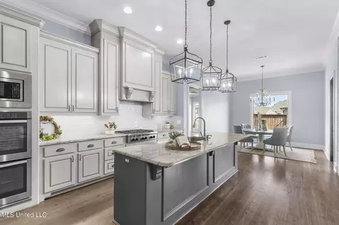 Kitchen - 804 Onyx Pl, Flowood, MS 39232 photo 7 of 8