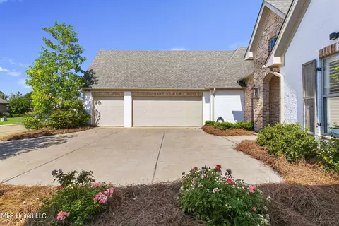 Exterior - 804 Onyx Pl, Flowood, MS 39232 photo 4 of 12