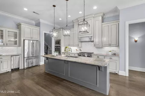 Kitchen - 804 Onyx Pl, Flowood, MS 39232 photo 2 of 8