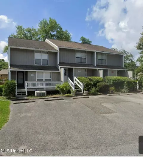295 Highpoint Dr, Diamondhead, MS 39525
