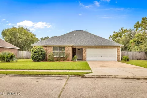 325 Woodcrest Dr, Long Beach, MS 39560