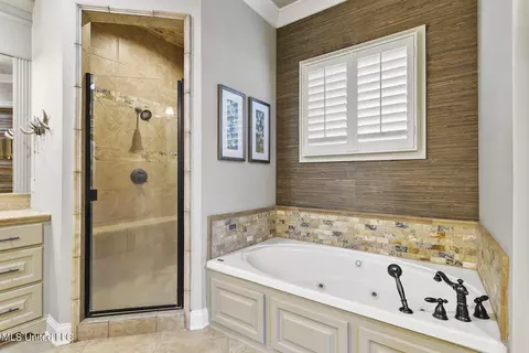 Bath - 816 Aberdeen Cv, Madison, MS 39110 photo 2 of 5