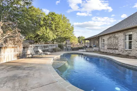 Exterior - 816 Aberdeen Cv, Madison, MS 39110 photo 12 of 14
