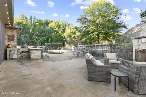 Exterior - 816 Aberdeen Cv, Madison, MS 39110 photo 4 of 14
