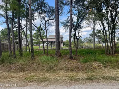 Nsn Eighteenth Street, Bay Saint Louis, MS 39520