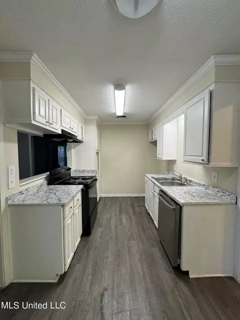 1011 Fairway St, Jackson, MS 39212 photo 6