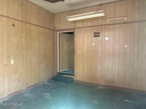4236 Hanging Moss Rd, Jackson, MS 39206 photo 5
