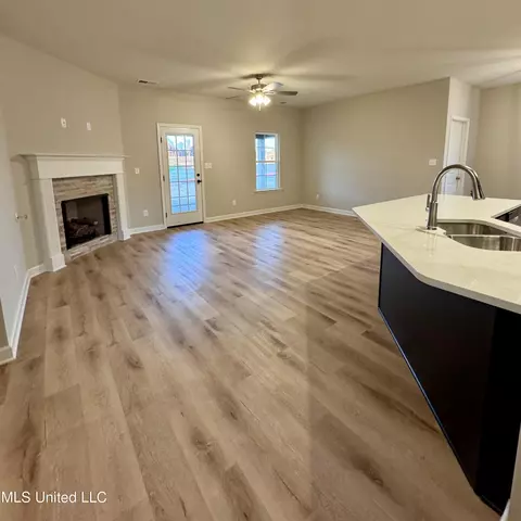 Living - 6240 Clover Ct, Walls, MS 38680 photo 1 of 3
