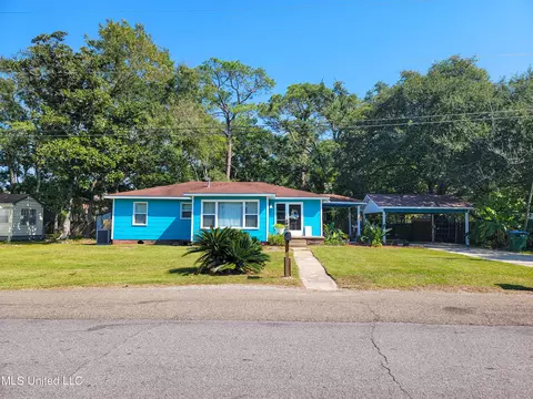 1712 Sunset St, Pascagoula, MS 39567