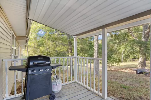 Exterior - 41 E Pontotoc Ave, Potts Camp, MS 38659 photo 2 of 4