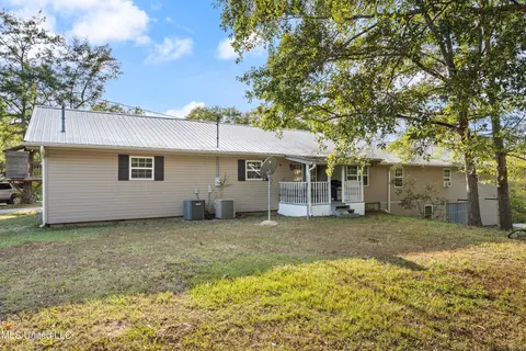 Exterior - 41 E Pontotoc Ave, Potts Camp, MS 38659 photo 4 of 4