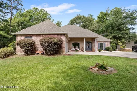 4 Chinaberry Circle Cir, Carriere, MS 39426