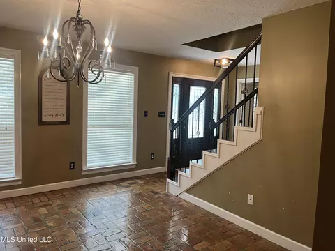 Entry Way - 17825 Highway 613, Moss Point, MS 39562 photo 2 of 5