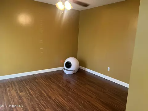 Living - 17825 Highway 613, Moss Point, MS 39562 photo 4 of 6