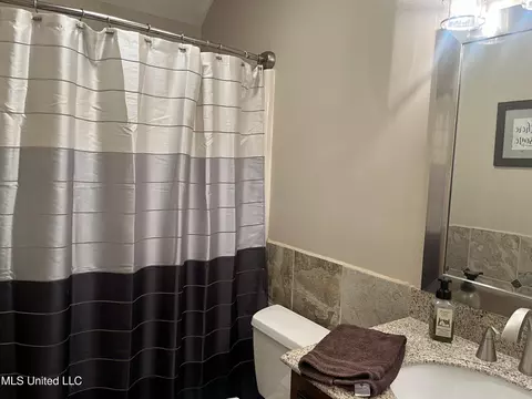 Bath - 17825 Highway 613, Moss Point, MS 39562 photo 10 of 16