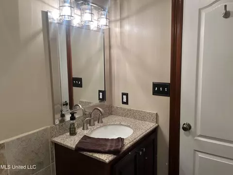 Bath - 17825 Highway 613, Moss Point, MS 39562 photo 12 of 16