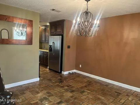 Dining - 17825 Highway 613, Moss Point, MS 39562 photo 1 of 1