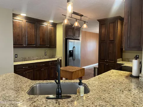 Kitchen - 17825 Highway 613, Moss Point, MS 39562 photo 3 of 4
