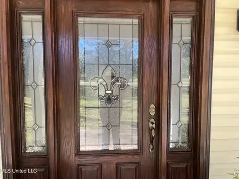 Entry Way - 17825 Highway 613, Moss Point, MS 39562 photo 1 of 5