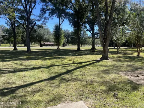 Exterior - 17825 Highway 613, Moss Point, MS 39562 photo 7 of 20