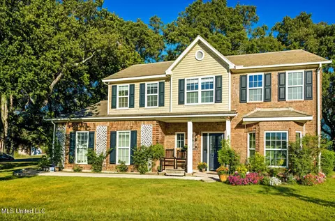 2316 Rue Beaux Chenes, Ocean Springs, MS 39564