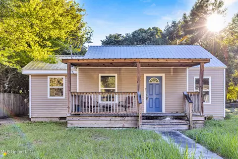 408 Oaklawn Pl, Biloxi, MS 39530