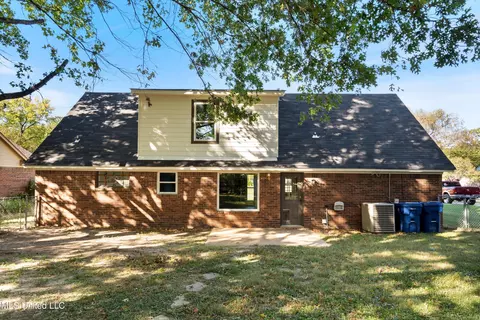 Exterior - 6915 Slash Pine Dr, Walls, MS 38680 photo 4 of 7