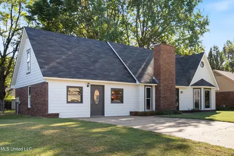 Exterior - 6915 Slash Pine Dr, Walls, MS 38680 photo 3 of 7
