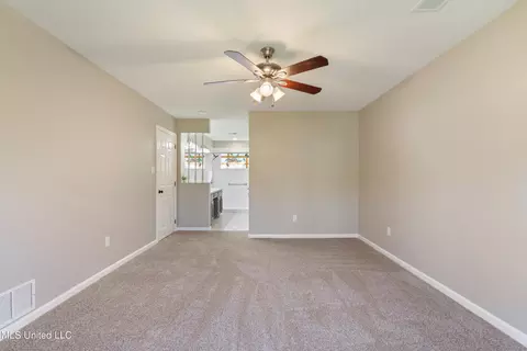 Living - 6915 Slash Pine Dr, Walls, MS 38680 photo 5 of 5